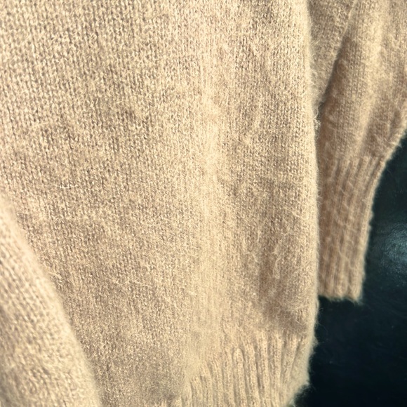 Super soft chunky neutral toffee, recycled polyester fuzzy V neck Tunic sweater - Picture 8 of 8